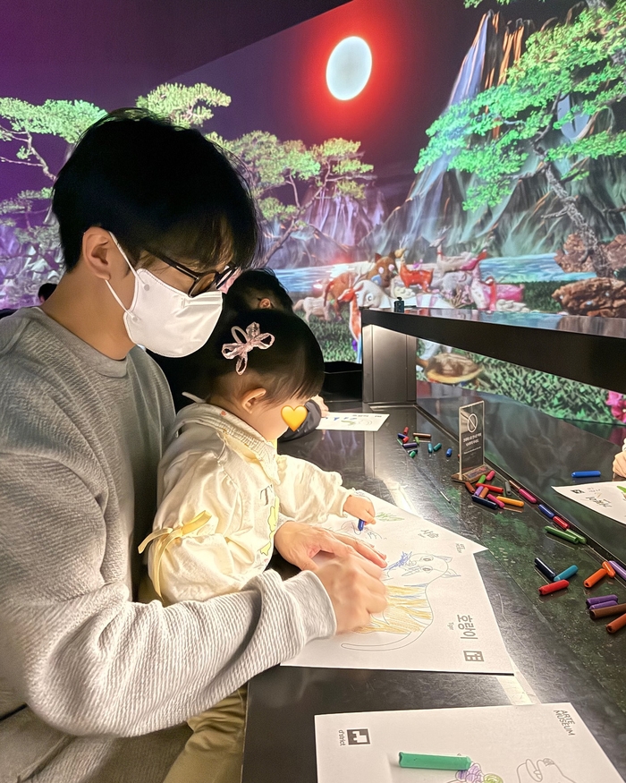 이승기♥이다인 부부, 딸과 강릉 나들이 '행복 가득'