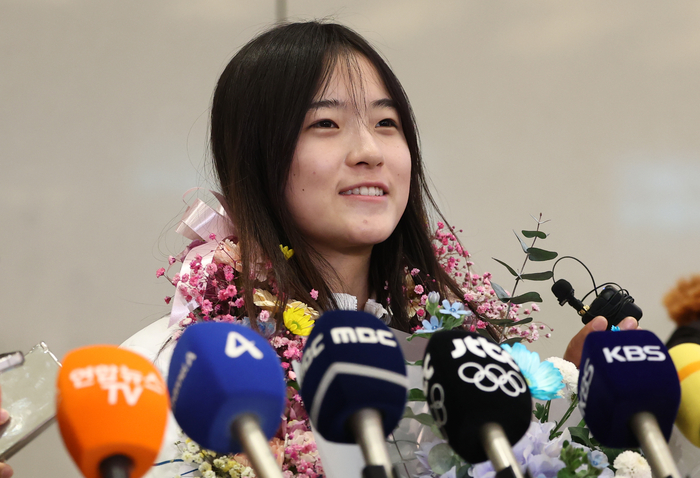 '키다리 아저씨' 롯데 신동빈 회장, '스노보드 여왕' 최가온에 축하 선물