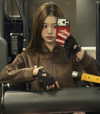 장원영, 헬스장에서 이런 미모가 가능해? [★SNS]