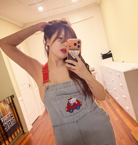 ‘용준형♥’ 현아, 임신설 해명→멜빵만 입은 과감한 거울 셀카 [★SNS]