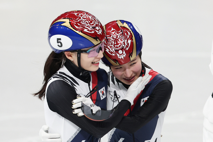 "김길리 시대 열었다"...최민정의 올림픽 은퇴 선언→'람보르길리'가 완성한 '여제'의 피날레 [밀라노 결산③]