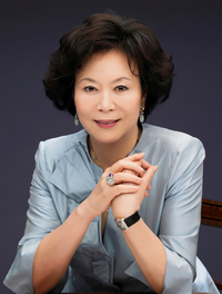 ‘유통업계 대모’ 롯데 신영자 의장 별세…유통 신화부터 나눔 실천까지