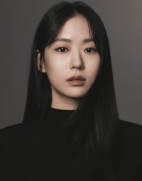 이이담, ‘레이디 두아’로 보여준 독보적 색채... ‘전 세계 집중’