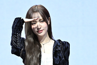 [포토]아이브 쇼케이스, 포즈 취하는 리즈