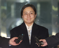 머리털 한웅큼? 박나래 근황 난무…갑질·의료법 위반 의혹은 수사중