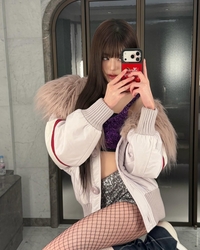 아이브 장원영, 망사 스타킹에 브라탑... 고혹적인 “럭키비키” 아우라