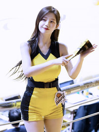 “오늘 우리가 이겼다”...치어리더 강지은, 열띤 응원으로 코트 열기 후끈!