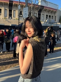 “너무 신기해” 권나라, 손흥민 보러 미국 갔다...‘LAFC’ 홈 개막전 포착