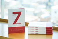 세라젬 이경수 대표이사, 건강 철학 담은 ‘세븐 해빗’ 선물