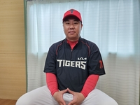 “간절하지 않으면 제외다” 꽃감독, 선수단에 ‘초강경 메시지’…“이제 지켜보겠다” [SS오키나와in]