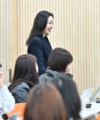 [포토]민희진, 늦어도 해맑게