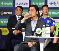 [포토] 정정용 감독 ‘긴장되네’