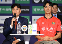 “골 넣을 방법 찾으려고 챗GPT까지 동원” 강원 정경호 감독의 고민, 개막전에선 골 가뭄 끊는다