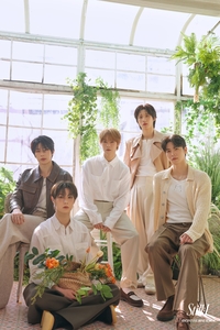 어센트, ‘스틸 아이’로 담아낸 성장 기록