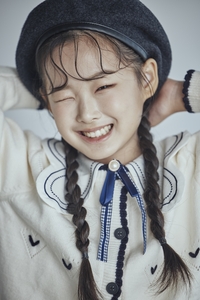 멜론 주간 9위 찍었다…이수연, 독백 차트 돌풍 시작