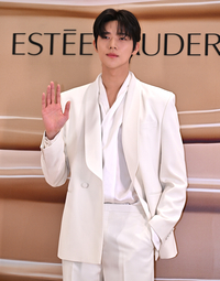 [포토] 문상민 ‘시크한 손인사’