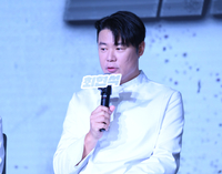 “식당에 얼마나 벗고 오길래?” 최현석 레스토랑, ‘노출 자제’ 안내문 화제