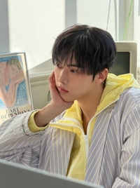 ‘남궁견 회장 체제’ 판타지오 윤산하, SNS 통해 최근 근황 공개