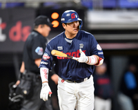 “개인 일탈, 팀에 피해 끼치지 말아야”…‘팀 스포츠’ 강조한 롯데 유강남의 쓴소리 [SS미야자키in]