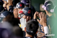 “감독·코치님 머리 아팠으면”…‘긴장해 후배들아’ 롯데 김민성, 텅 빈 내야 주전 경쟁 불 지핀다 [SS미야자키in]