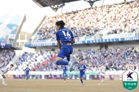 이정효 감독 빅버드 데뷔전에 2만 4071명 몰렸다, 2-1 짜릿한 역전승으로 ‘최고의 출발’[현장리뷰]