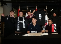 유니폼 판매로 하루 만에 16억원 벌었다... 베식타스 오현규, 튀르키예서 실력-인기 두 마리 토끼 모두 잡았다