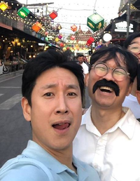 ‘왕과 사는 남자’ 엔딩에 故 이선균 이름...장항준과 10년 우정 재조명