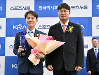 [포토] 스포츠서울 대상경마 우승 차지한 로쉬 박재용 마주