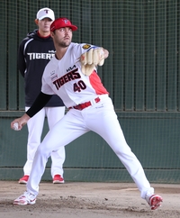 147㎞ 찍고 21구 무실점 투구…KIA 네일 “올해 더 똑똑하게 던진다” [SS오키나와in]