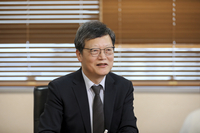 김유열 사장 “구글이 300억 베팅한 EBS 저력, ‘신뢰 자본이 만든 기적’” [SS인터뷰]