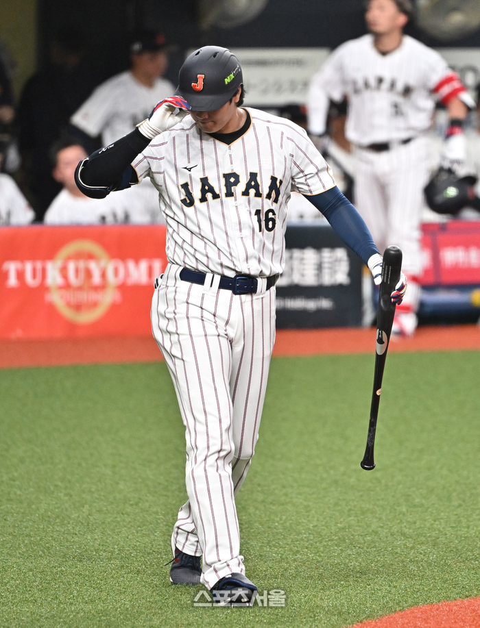 [포토]상대팀을 향해 인사하는 오타니