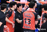 아쿼 교체 ‘승부수’에도 뼈아픈 후반기 ‘4연패’…3위와 7점 차 6위 OK저축은행, 부산 ‘봄 배구’ 멀어지나