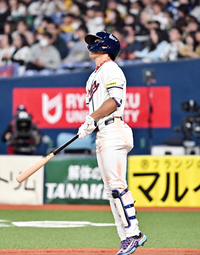 [포토]홈런 타구 바라보는 김도영