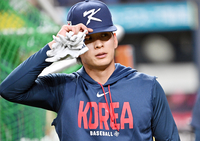 ‘등번호 양보→우익수 OK→안타 행진’ 캡틴 코리아의 ‘실력+품격’…1600억 타자는 다르다 [SS포커스]