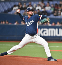 [포토]힘차게 공 던지는 데인 더닝