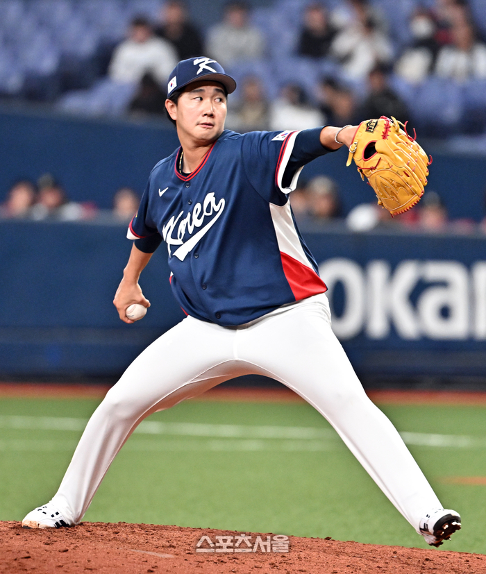 [포토]유영찬, 승리를 지켜라!