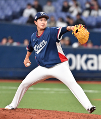 [포토]유영찬, 승리를 지켜라!