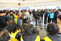 시민과 관광객으로 ‘북새통’ 속초해변 정월대보름 풍경