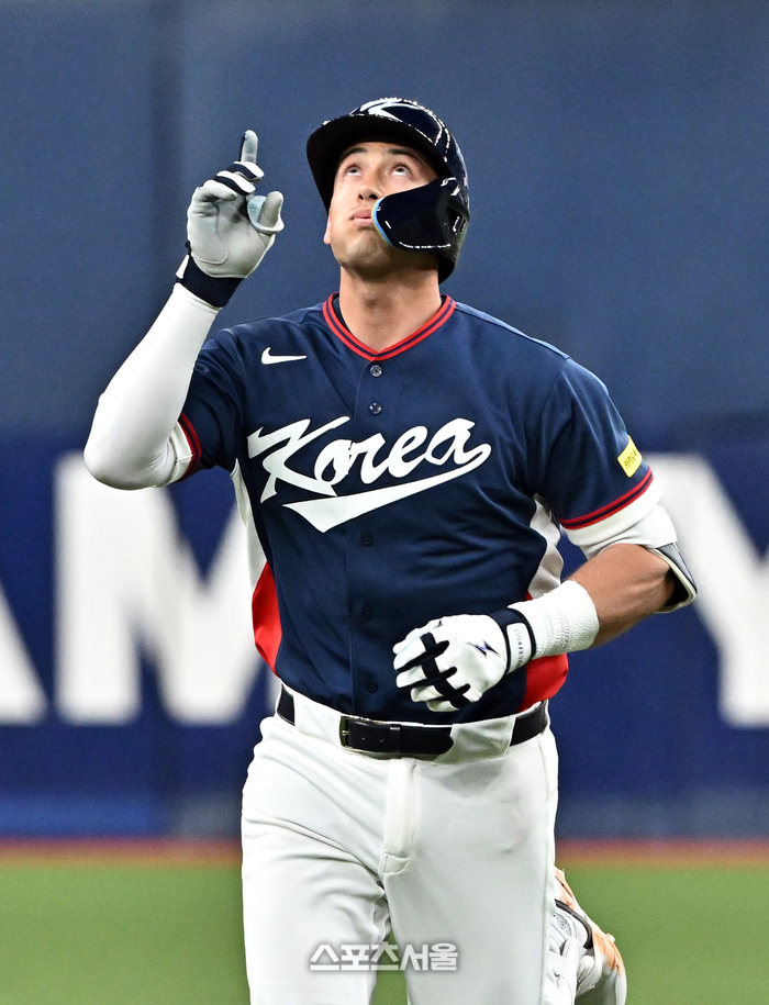 [포토]홈런 세리머니하는 셰이 위트컴