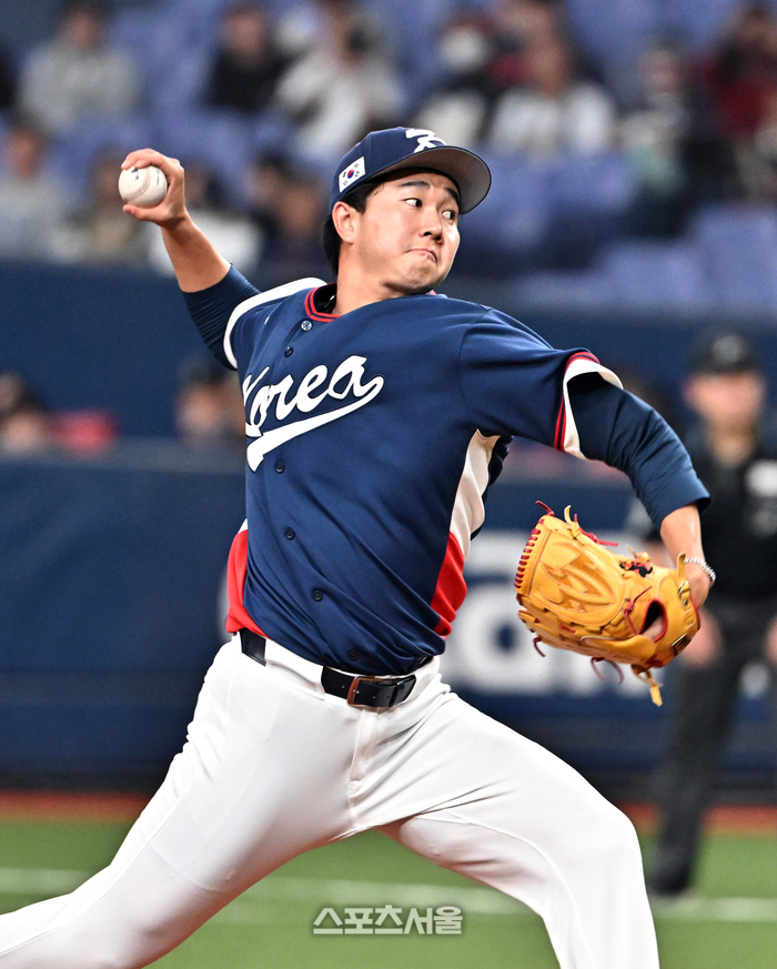 [포토]오릭스와의 연습경기 등판한 유영찬