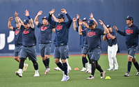 [포토]마지막 연습경기 준비하는 야구대표팀
