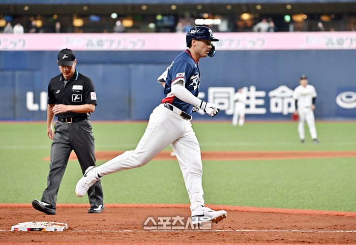 [포토]안타에 이어 홈런 기록하는 셰이 위트컴