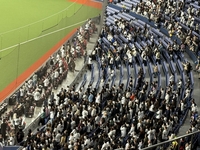 한국 애국가 울려 퍼지자…기립 예우 갖춘 日 오릭스 팬들→정치 갈등+과거사 떠나 ‘존중’ 보여준 장면 [SS오사카in]