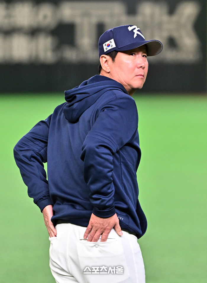 [포토]8년 만의 본선행 노리는 야구대표팀의 류지현 감독