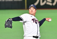 [포토]도쿄돔에서 몸 푸는 류현진