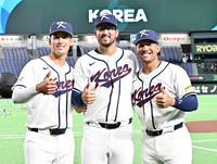 [포토]함께 기념촬영 하는 메이저리거 3인방