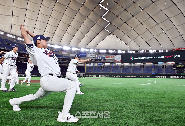 [포토]몸 푸는 정우주