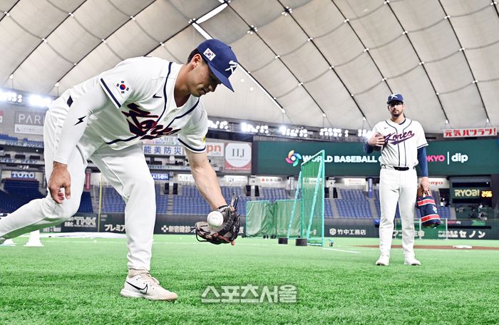 [포토]더닝이 지켜보는 가운데 수비훈련하는 위트컴