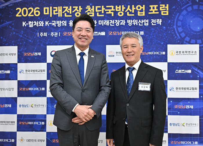 [포토] 김상혁 회장-부승찬 의원 ‘미래전장포럼에서 반가운 만남’