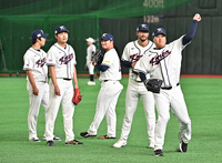 [포토]수비 훈련하는 류현진